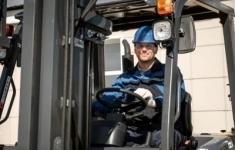 Водитель ричтрака картинка из объявления
