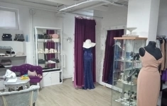 Продам коммерческую недвижимость 136 м2 картинка из объявления