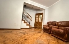 Продам 8 комнатную квартиру 350 м2 картинка из объявления