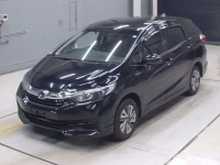 Универсал гибрид Honda Shuttle Hybrid кузов GP8 модификация Hybrid гв 2017 4wd картинка из объявления