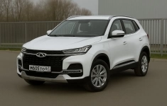 Водитель такси на автомобиль компании картинка из объявления